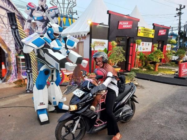 Unik, Ada Robot Polisi di Pos Sinergitas TNI Polri Simpang Lima Purwodadi