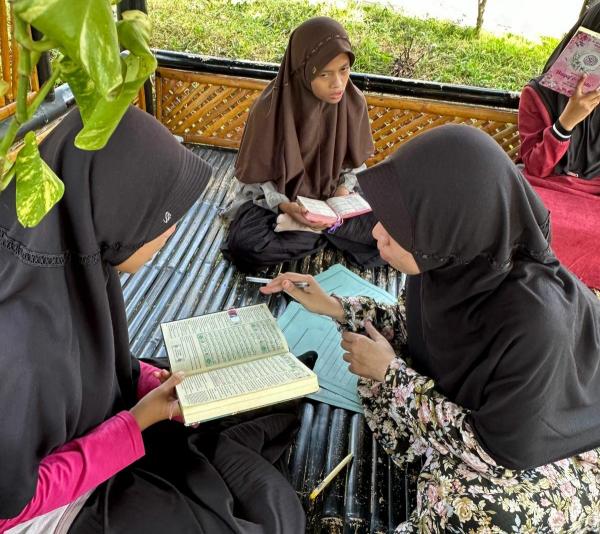 Semarakkan Ramadhan, Puluhan Siswa SMP IT dan SMA IT Insan Cemerlang Ikuti Dauroh Qur'an