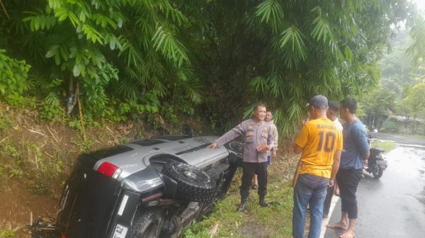 Kecelakaan Tunggal di Cisompet Garut, Satu Mobil Masuk Parit