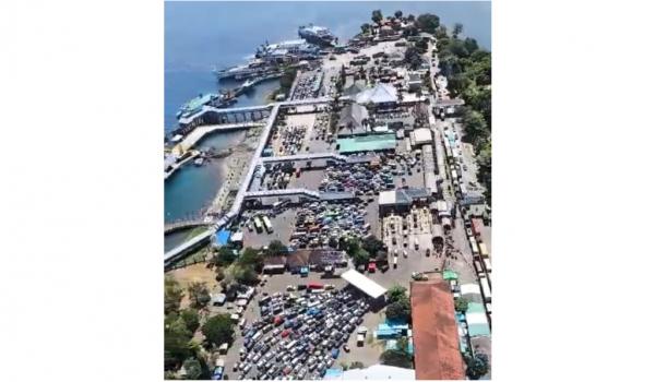 Pelabuhan Gilimanuk Padat, Antrian Panjang Kendaraan Menyeberang ke Jawa