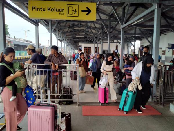 Jelang Lebaran, Tiket KA Pangandaran di Stasiun Banjar Habis Terjual