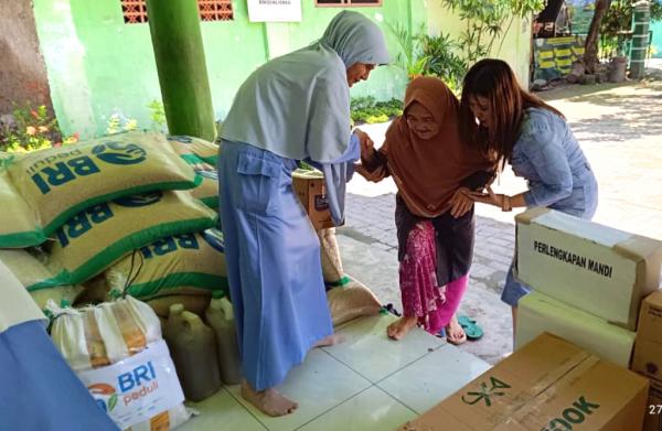 Jelang Idul Fitri, Ribuan Warga dan Yatim dapat Sembako dari BRI Surabaya
