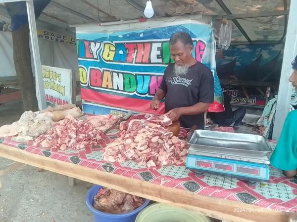 Jelang Lebaran Penjual Daging di Indramayu Mulai Menjamur di Pinggir Jalan, Segini Harga Perkilonya