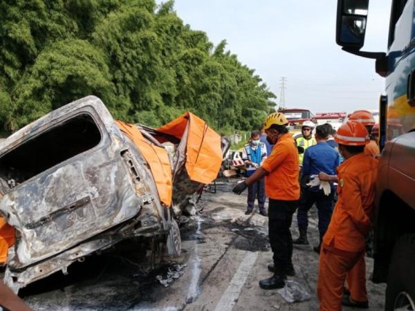Tunggak Bayar Pajak, Mobil Gran Max Kecelakaan Maut di Tol Cikampek Diblokir Polisi