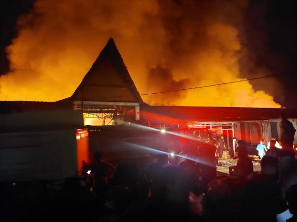 Polisi Selidiki Penyebab Kebakaran Pasar Nasional Tarutung