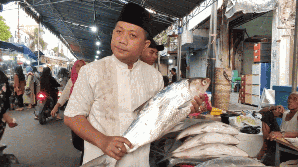 Pasar Bandeng Kawak, Tradisi Warga Gresik Sambut Idhul Fitri