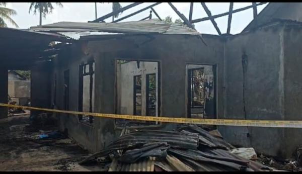 Dihari Meugang Lebaran, 1 Unit Rumah Warga Lapang Barat Bireuen Ludes Terbakar