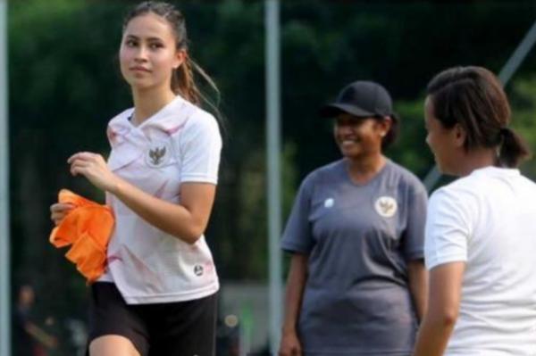 Drama Percintaan di Lapangan Hijau, Justin Hubner Ketahuan Goda Pemain Timnas Indonesia Putri