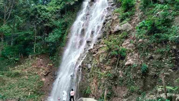 Bingung Libur Lebaran Mau ke Mana? Yuk Jelajahi Air Terjun Cantik di Ngargoyoso Waterfall