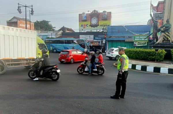 Antisipasi Kemacetan Arus Mudik,  Polres Sukoharjo Kerahkan Personel Strong Point
