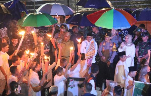 Pj Gubernur Sulsel Apresiasi Wali Kota Makassar Gelar Festival Takbir dan obor Sambut Idul Fitri