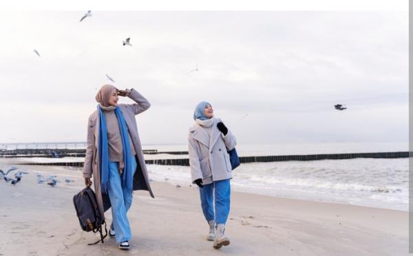 Libur Lebaran ke Pantai, Simak 7 Tips Aman dari Gelombang Tinggi