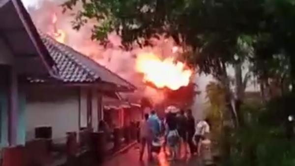 Gas Elpiji Bocor, Rumah Warga di Taraju Tasikmalaya Hangus Terbakar, Korban Rugi Ratusan Juta