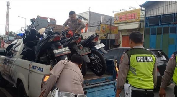Kecelakaan Karambol di Jalan Raya Desa Mojotresno, Tiga Motor Saling Sodok hingga Masuk Rumah Sakit
