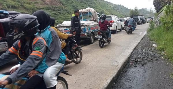 Jalan Berlubang Salah satu Penyebab Kemacetan di Banjarwangi