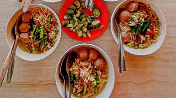 10 Rekomendasi Tempat Makan Bakso di Tasikmalaya, Ini Alamat dan Waktu Bukanya