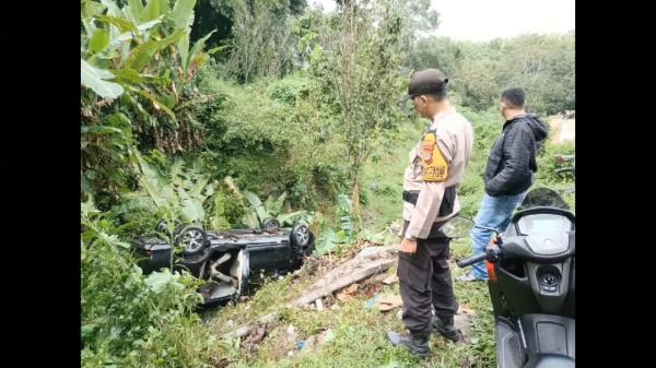Minibus Dari Arah Bone Menuju Gowa Masuk Jurang , 6 Orang Luka-luka