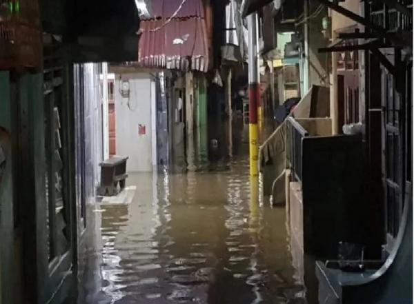 Kali Ciliwung Meluap, 13 RT di Jakarta Timur Terendam Banjir