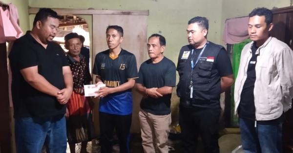 Rumah Seorang Guru Ngaji Rubuh, Anggota DPRD Garut Ringankan Beban Korban