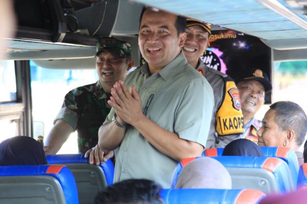 Rombongan Balik Mudik Gratis Resmi Diberangkatkan Pj Walikota Probolinggo