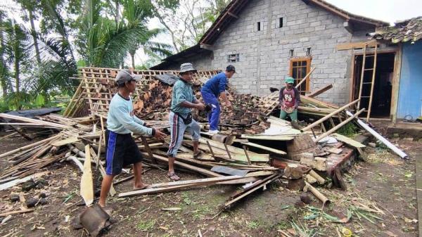 Diterjang Angin Putting Beliung, Puluhan Rumah di Boyolali Rusak