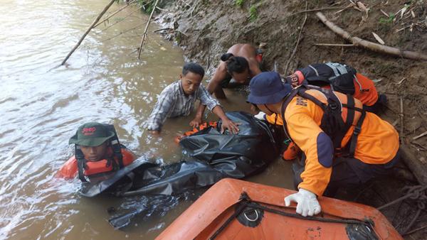 Pemuda yang Hanyut di Sungai Sragi Pekalongan Ditemukan Tewas, Diduga Ketakutan Dikeroyok