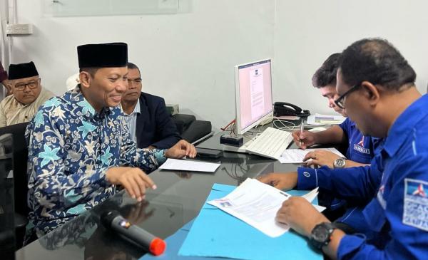 Irwansyah Daftarkan Diri Sebagai Balon Wakil Wali Kota Batam ke Partai Demokrat