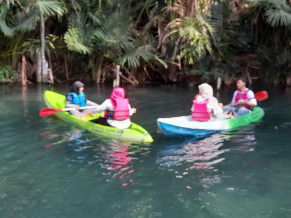 Libur Panjang Lebaran, Wisata Susur Hutan Sagu Dengan Kano Menjadi Favorit Wisatawan