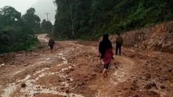 Jalan Rusak dan Banyak Makan Korban, Warga Dusun Serteh Lingga Berharap Pemerintah Tak Tutup Mata