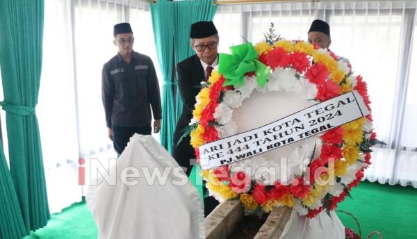 Peringati Hari Jadi ke-444, Pejabat Kota Tegal Ziarah ke Makam Ki Gede Sebayu