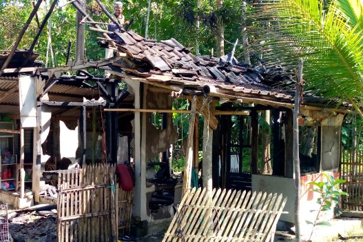 Satu Rumah Warga di Desa Parungsari Ludes Terbakar, Diduga Akibat Korsleting Listrik