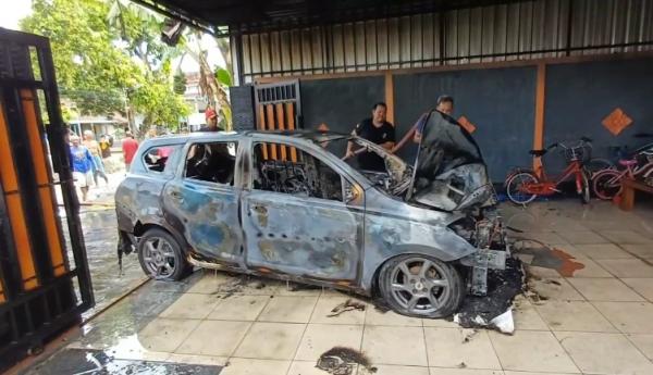 Mobil Warga Jururejo Terbakar di Garasi Akibat Konsleting Lampu Assesoris