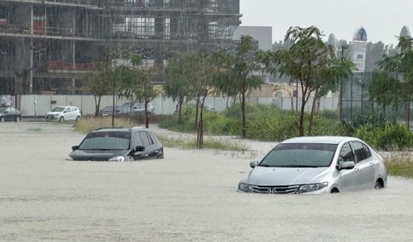 Dubai Dilanda Banjir Besar dan Badai Dahsyat, Lafal Azan Berubah bikin Merinding!