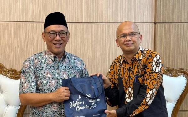 Pacu Pendidikan Warga Cilegon, Wali Kota Helldy Diapresiasi UT Serang Banten