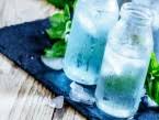 Mitos atau Fakta? Minum Air Putih Dingin Berbahaya buat Ginjal