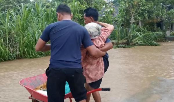 Hujan Deras Akibatkan Bencana Banjir Melanda Wilayah Jambon Ponorogo