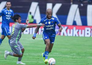 Persib Bandung Libas Persebaya Surabaya 3-1, Ciro Alves dan David da Silva Dapat Apresiasi