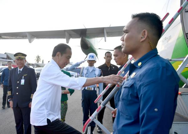 Jelang Putusan Sengketa Pilpres 2024 Presiden Jokowi Terbang ke Gorontalo
