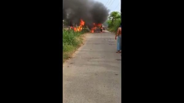 Gegara Membawa Jerigen Berisi BBM Pertalite, Minibus di Pangkep Terbakar Habis di Jalan Raya