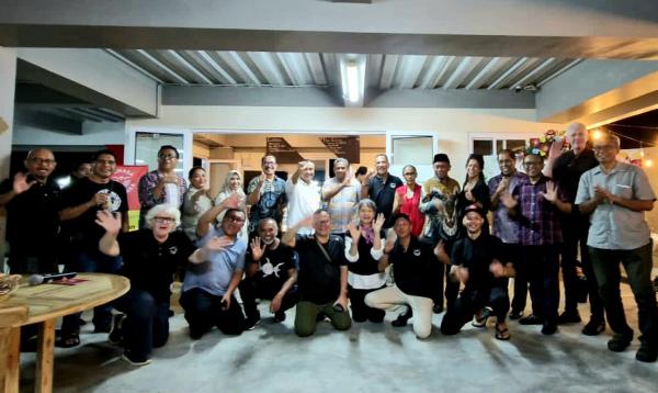 Grand Opening Bahasa Basudara Cafe Hadirkan Kalangan Kampus di Ambon