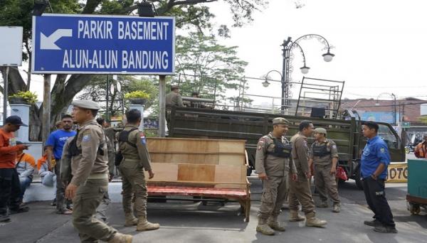 Pasca Lebaran, Pemkot Bandung Kembali Tertibkan PKL di Sejumlah Titik