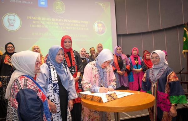 Ketua TP PKK Kota Makassar Jadi Saksi Pengukuhan DPP Armawa La Oddang Pero - La Maddukelleng