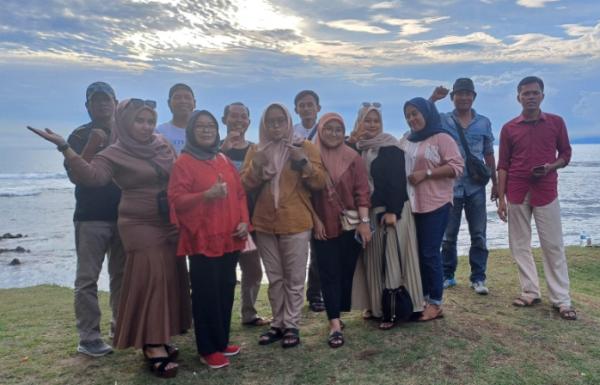 FMOB Adakan Halal Bihalal dan Silaturahmi Antar Insan Pers di Pantai Saung Cibeureum 2 Cinangka