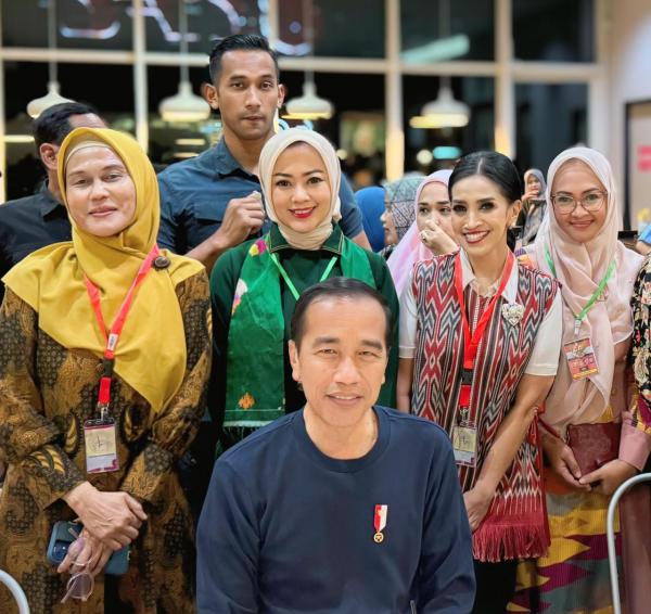 Kunjungan Presiden Jokowi ke Mamuju Disambut Hangat oleh Para Pimpinan Organisasi Wanita