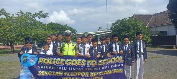 Polres Way Kanan Gelar Kegiatan Police Goes To School di SMP IT Cendekia Insani
