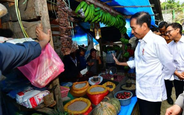Jokowi Klaim Harga Pangan di Sulbar Lebih Stabil Dibanding Jawa