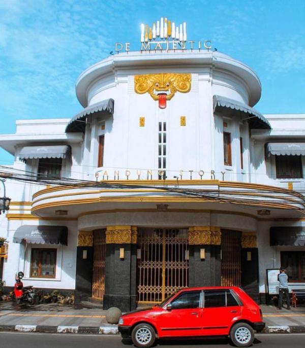Berusia Satu Abad Lebih, Bioskop De Majestic Masih Kokoh di Tengah Gemerlap Kota Bandung