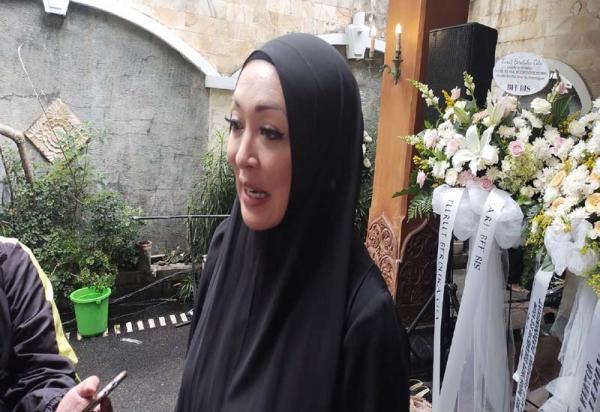 Melayat Almarhumah Mooryati Soedibyo, Angelina Sondakh: saat Jadi Putri Indonesia Dikasih Kencur