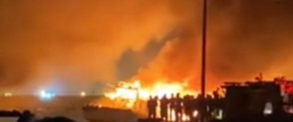 Tim Gabungan Berupaya Padamkan Kebakaran Kapal di Dermaga 3 Pelabuhan Perikanan Samudera Cilacap