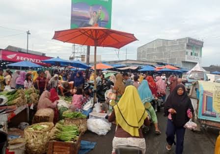 Program Pemagaran Pasar Gambir di Percutsei Tuan Mandek, Warga Sebut Sekda dan Camat Buang Badan